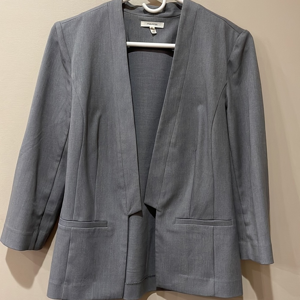 Maurices Professional and comfortable gray blazer with 3/4 length sleeves. Small